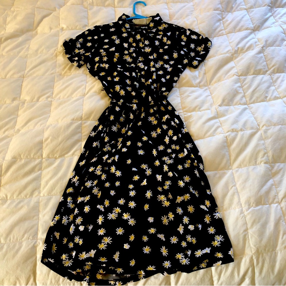 Daisy Print black Cynthia Rowley dress. Medium